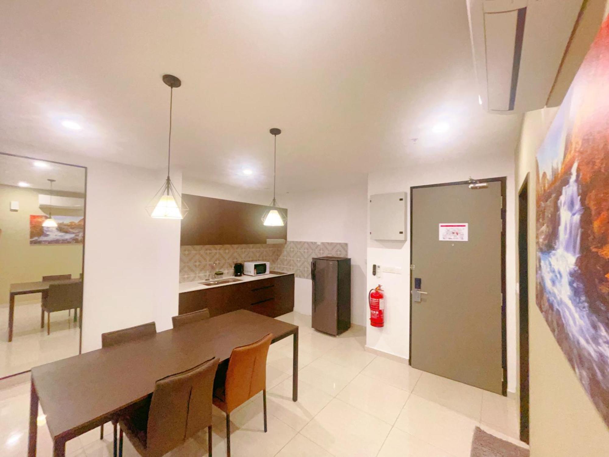 Pangsapuri Gyden Staycation #the Straits *